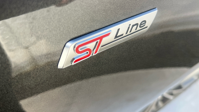 Ford Focus 1.0 EcoBoost Hybrid mHEV 155 ST-Line X Ed 5dr Auto Petrol Hatchback